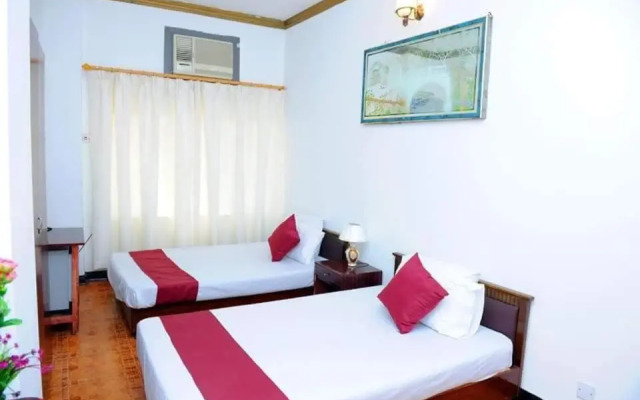 Bab Al Bahrain Hotel