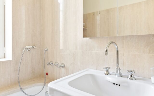 Corso Vercelli Elegant Apartment