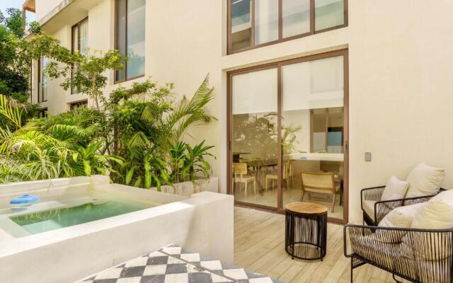 205 Perfect Location 3 bedrooms Apartment