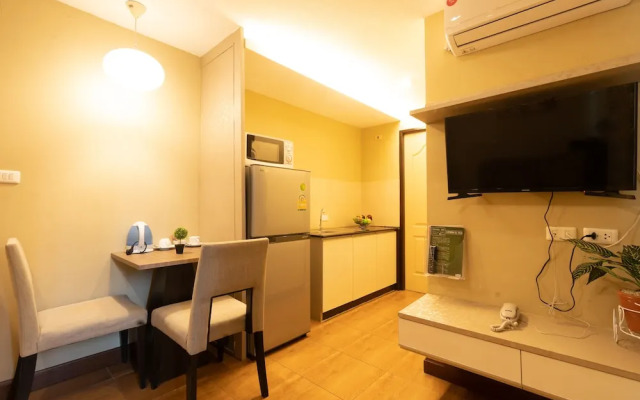 Greenview Ekkamai 10 by OYO Rooms
