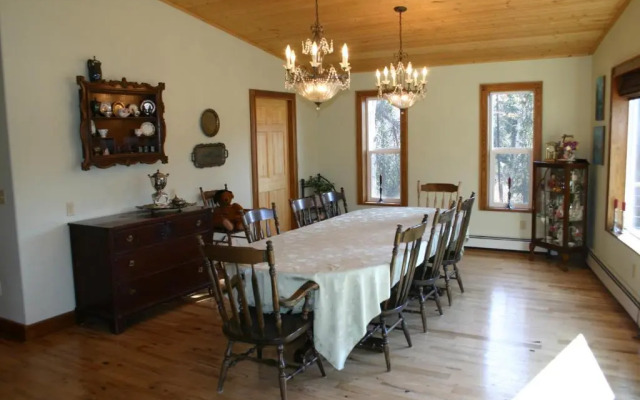 Maria's Creekside B&B