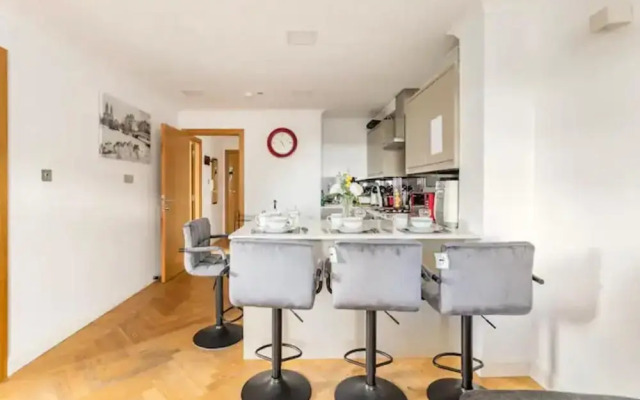 Highfield Avenue Cozy Apartment in London