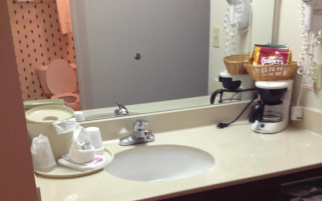 Country Hearth Inn & Suites Willard