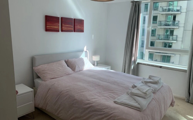 Modern Apartment Near the Thames, Central London