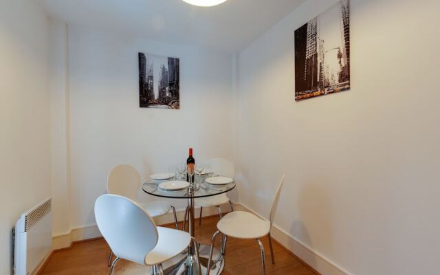 Base Serviced Apartments - Cumberland Apartments