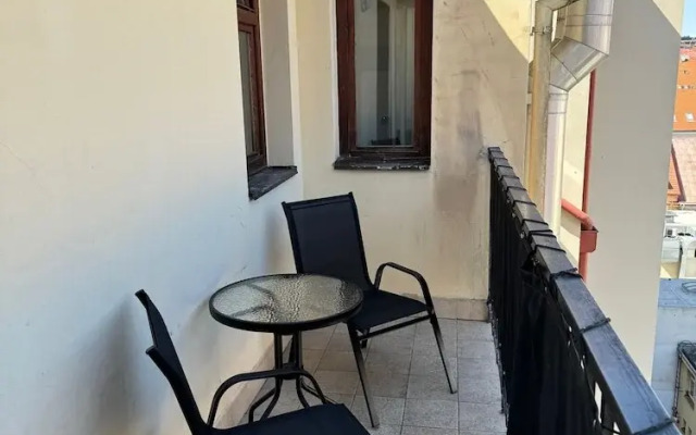 Cool Duplex With Terrace Near Florenc
