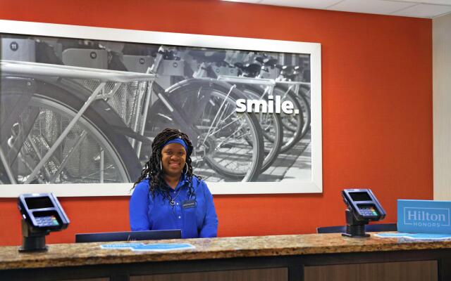 Hampton Inn & Suites Augusta West