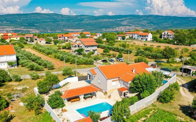 Villa in Pridraga With Pool and Five Person
