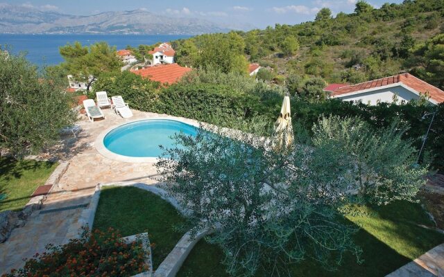 Nice Home in Postira With 5 Bedrooms, Wifi and Outdoor Swimming Pool