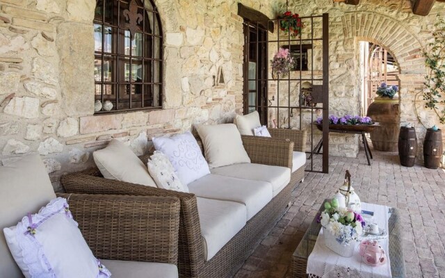 Rose Tower 6 2 in Rome