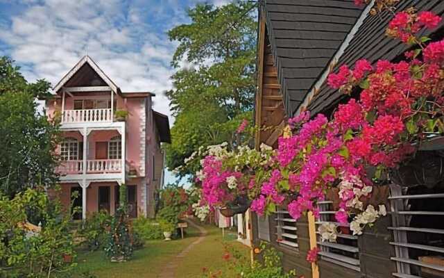 Secret Cabins at Firefly Beach