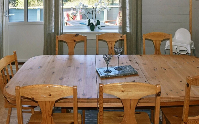 8 Person Holiday Home in Uggdal