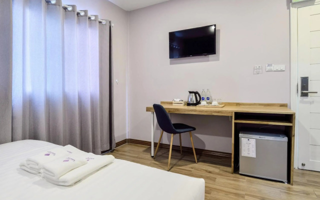 De Lavender Bangkok Hotel