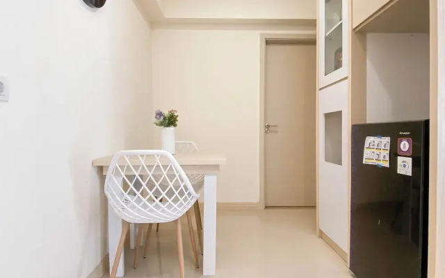 Compact Living 2Br At Meikarta Apartment