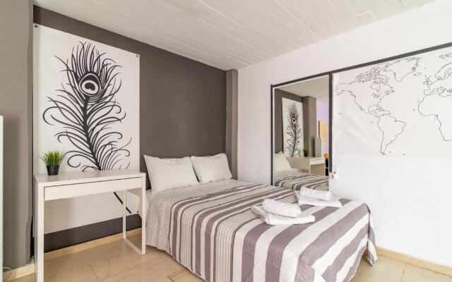 Loft Style Central Studio Large Terrace 100Mbps