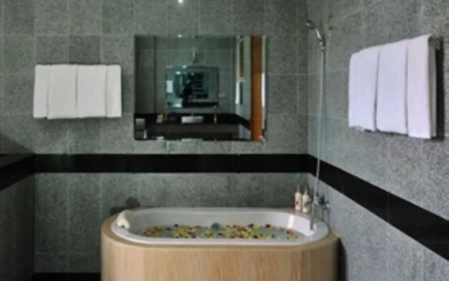 Royal Reward Resort
