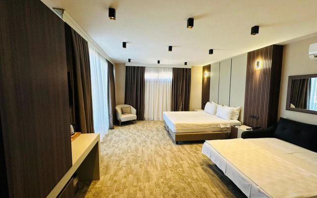 Monalisa Aparthotel