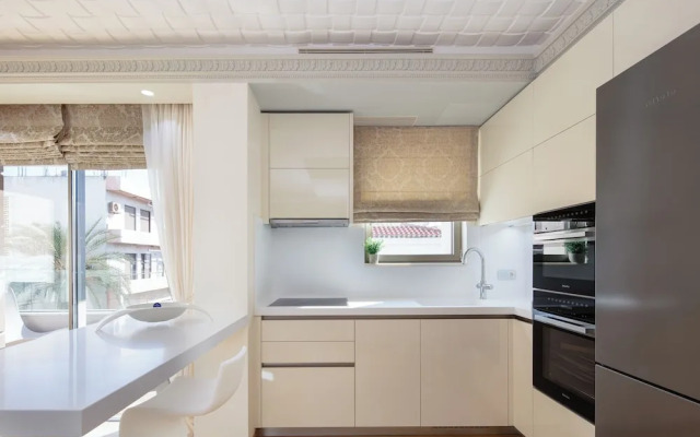 DeMaNi President Suites