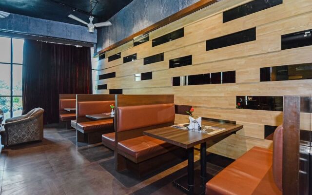 OYO 23626 Country Club Pune