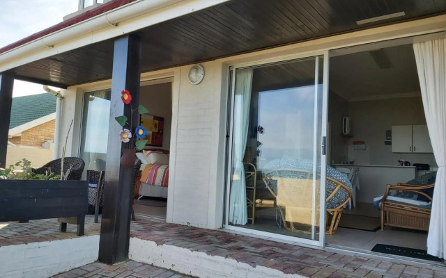 The Sparrow's Nest Beach-Front Self-catering