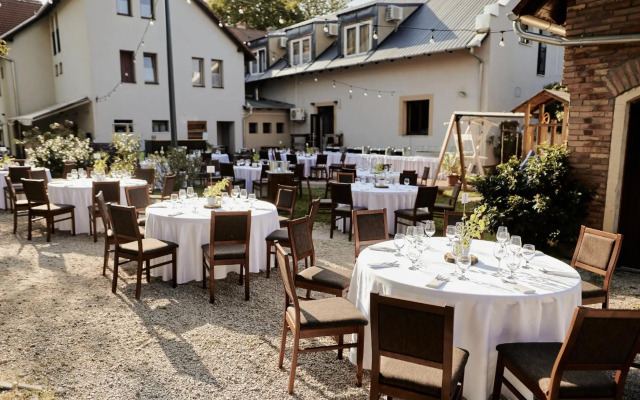 Révész Hotel