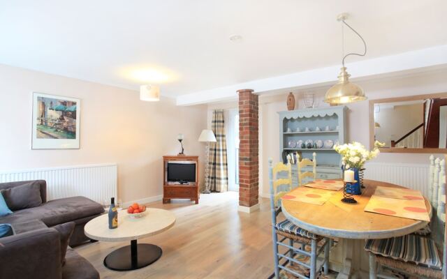 Maisonette No. 06 Magdalen Mews
