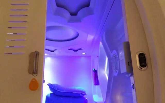 Intercity Capsule Youth Hostel Temple