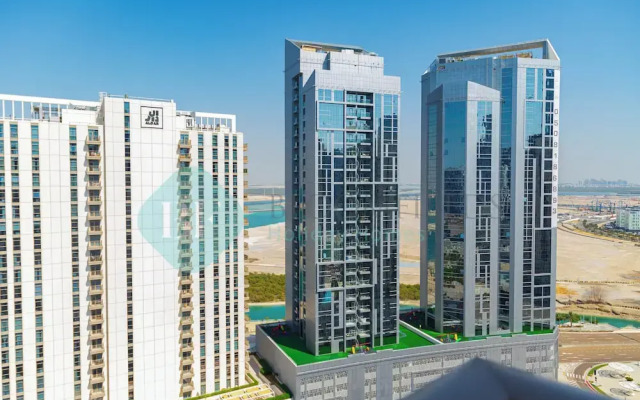 Bloomfields Premium 1BR Reflection