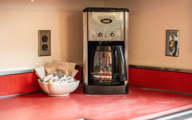 The Doctors Inn Lake Geneva Escape for 8!