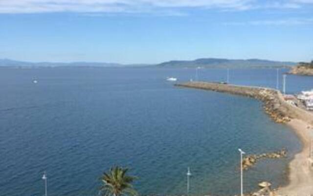 Centrally located apartment with sea view-casetta Annunziata