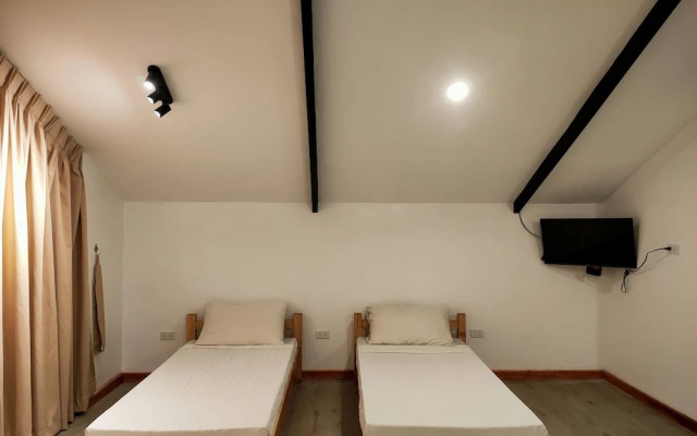 Kaliraya Surf Kamp by Eco Hotel Laguna