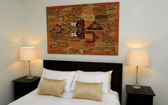 Hilltop Lodge Bed And Breakfast