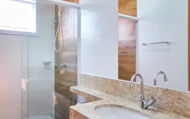 BH15: Apto charmoso com piscina e churrasqueira