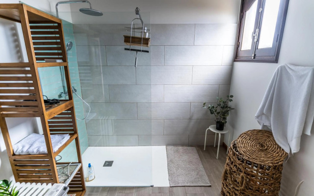 Magnifique villa avec cheminée au tevelave