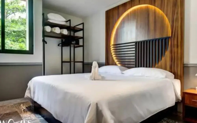 2 Br. With Rooftop Pool and Stunning Ocean View