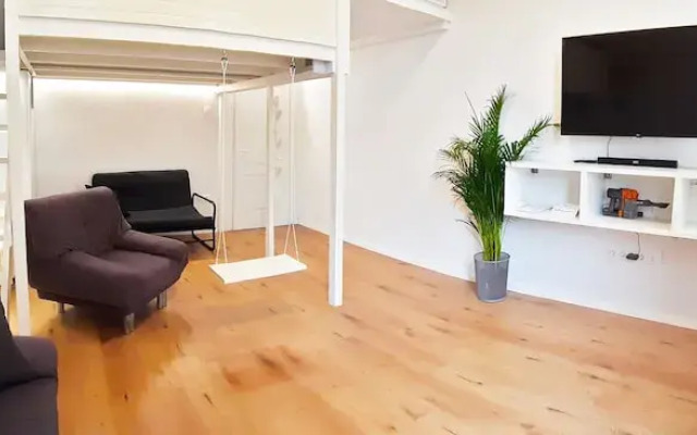 Bright Side Apartment