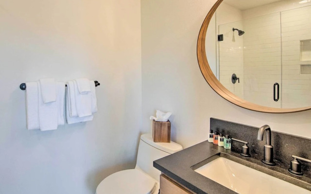 Charming Cle Elum Townhome w/ Balcony & Views