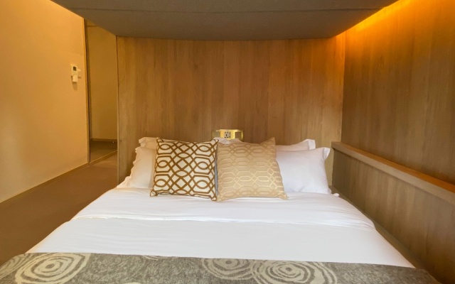 ST Signature Tanjong Pagar, SHORT OVERNIGHT, 12 hours: 8PM-8AM – Guest Rooms – Singapore