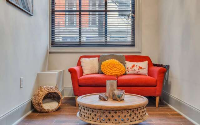 Spacious Sazerac Sanctuary