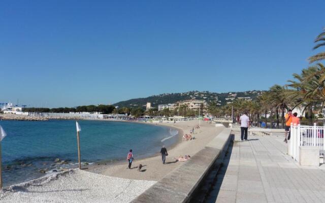 App.T2 De Standing Proche De La Mer