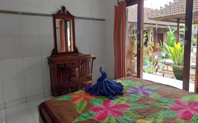 Super OYO Capital O  Pondok Ayu Homestay