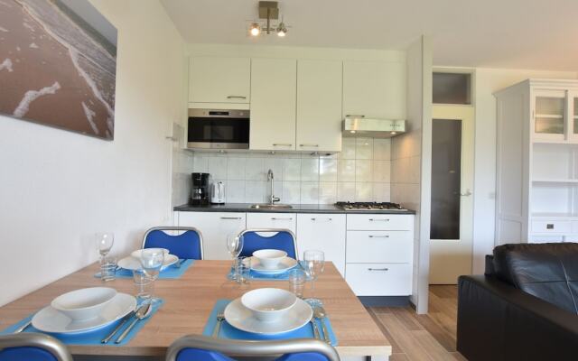 Tranquil Apartment in Nieuwvliet Near the Beach