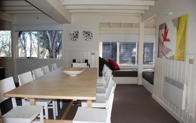 White Mountain Lodge