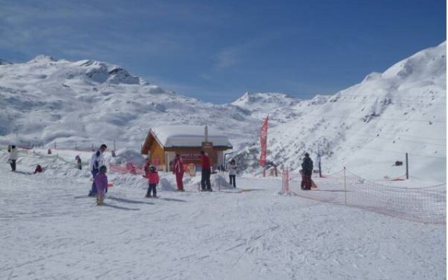 LIsatis Chalet Hotel