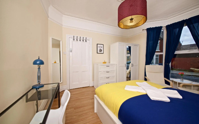 Liverpool City Stays The Beatles Theme House Penny Lane