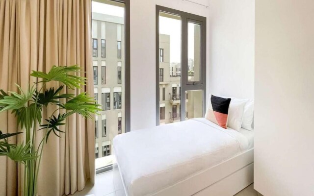 Fancy 2BR Apt Town Square