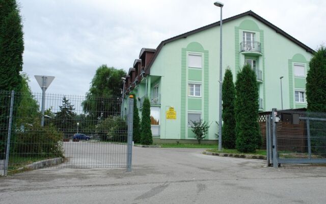 HoldLux Apartmanok