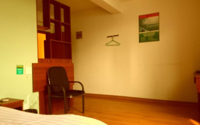 Letu first home inn xiaoshan Airport