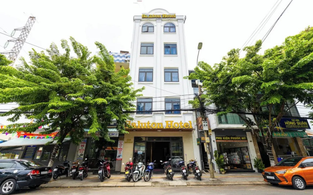 Saluton Hotel