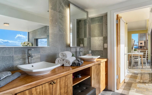 Oceanview Penthouse Suite